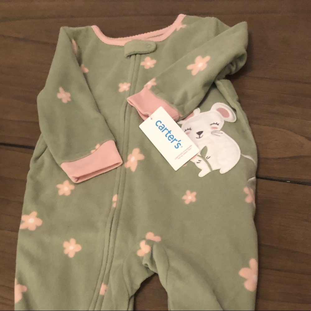 NWT Carters Feetie Sleeper 18M
